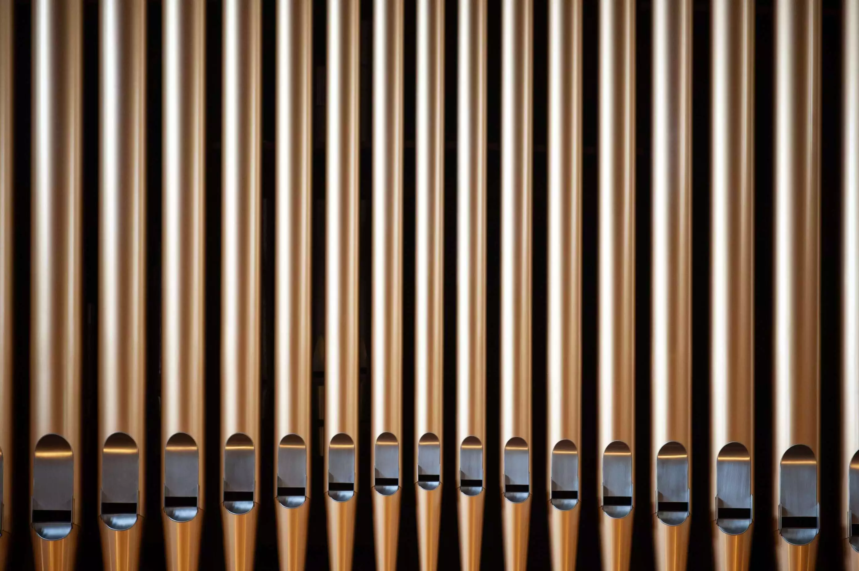Organ pipes in a row